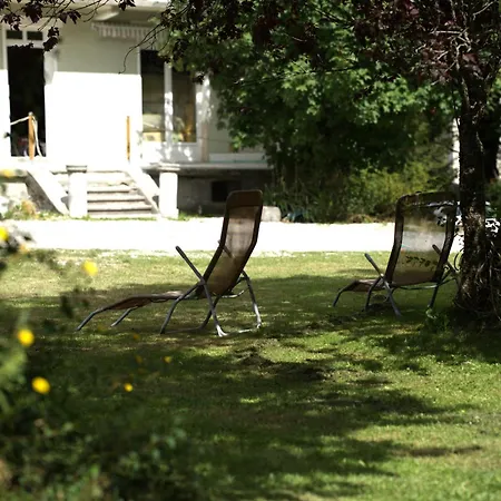 Roche Pointue - - Domaine *